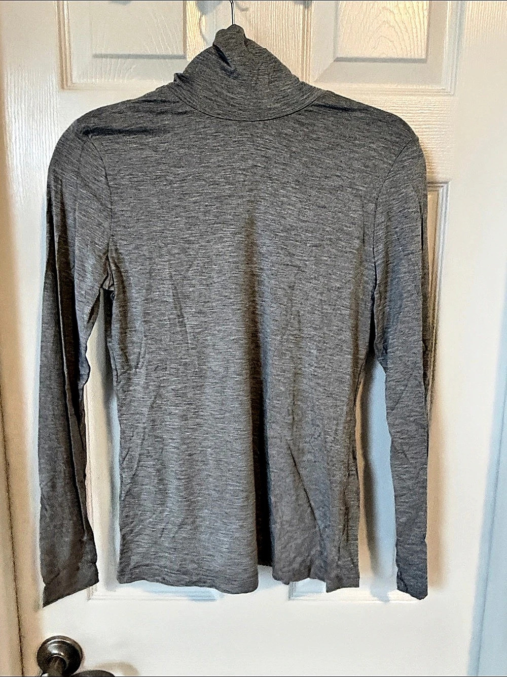 ALEEZA PARIS Long-Sleeve Turtleneck Top Gray Small